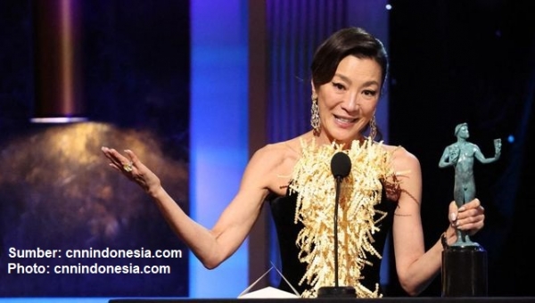 michelle yeoh menang sag awards 2013